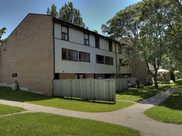 Apartments for Rent in Waterloo -  Churchill Townhomes - CanadaRentalGuide.com