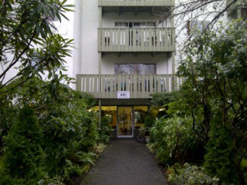 Apartments for Rent in Victoria -  Anondale Court - CanadaRentalGuide.com