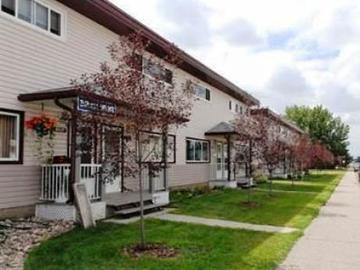 Apartments for Rent in Edmonton -  Delton Townhomes - CanadaRentalGuide.com