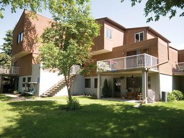 Apartments for Rent in Edmonton -  Hillcrest Place - CanadaRentalGuide.com