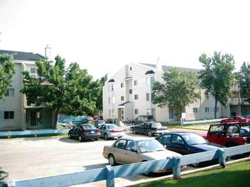 Apartments for Rent in Winnipeg -  Bairdmore Square  - CanadaRentalGuide.com