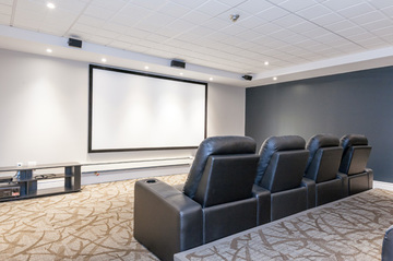Apartments for Rent in Burlington -  5220 Lakeshore Rd - CanadaRentalGuide.com