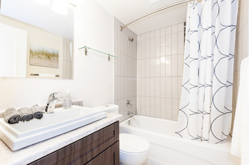 Apartments for Rent in Burlington -  5220 Lakeshore Rd - CanadaRentalGuide.com