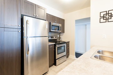 Apartments for Rent in Burlington -  5220 Lakeshore Rd - CanadaRentalGuide.com