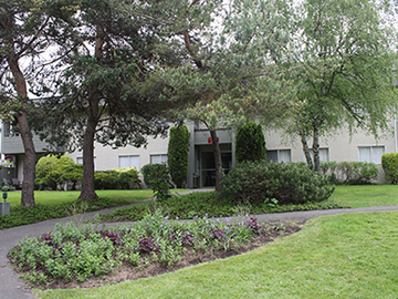 Apartments for Rent in Victoria - Kamel Point Village Apartments - CanadaRentalGuide.com
