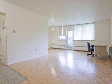 Apartments for Rent in Toronto -  Lawrence East Apartments - CanadaRentalGuide.com