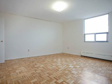 Apartments for Rent in Toronto -  Scarborough Golf Apartments - CanadaRentalGuide.com