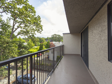 Apartments for Rent in Saanich -  Fair Oaks Apartments - CanadaRentalGuide.com