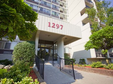 Apartments for Rent in Oakville -  White Oaks Apartments - CanadaRentalGuide.com