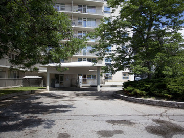 Apartments for Rent in Toronto -  Lawrence East Apartments - CanadaRentalGuide.com