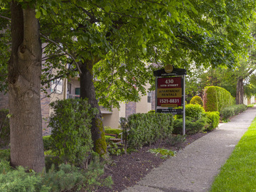 Apartments for Rent in New Westminster -  Park Astoria Apartments - CanadaRentalGuide.com