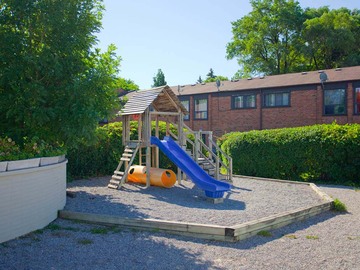 Apartments for Rent in Toronto -  Cassandra Townhomes - CanadaRentalGuide.com