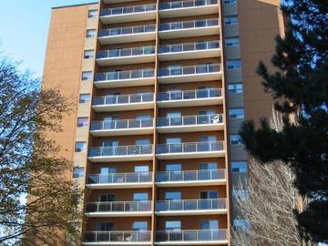 Apartments for Rent in London -  Adelaide Towers I-III - CanadaRentalGuide.com