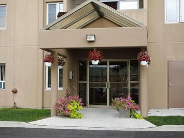 Apartments for Rent in London -  Roseland Place - CanadaRentalGuide.com