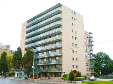 Apartments for Rent in Toronto -  440 Eglinton Apartments - CanadaRentalGuide.com