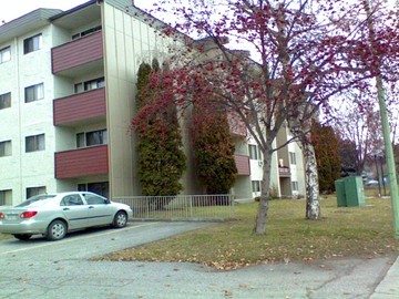 Apartments for Rent in Kelowna  -  Okanagan Place - CanadaRentalGuide.com