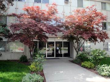 Apartments for Rent in Kelowna - Buckland Manor - CanadaRentalGuide.com