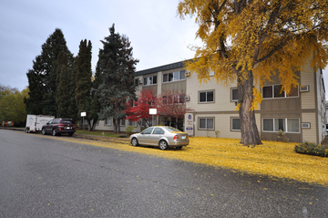 Apartments for Rent in Kelowna - Buckland Manor - CanadaRentalGuide.com