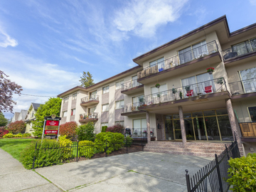 Apartments for Rent in New Westminster -  Holly Tree Apartments - CanadaRentalGuide.com