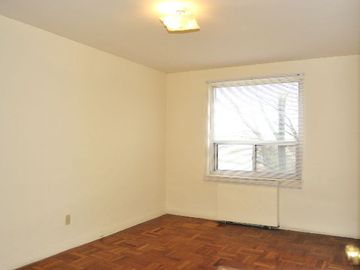 Apartments for Rent in Toronto -  Lawrence Apartments - CanadaRentalGuide.com