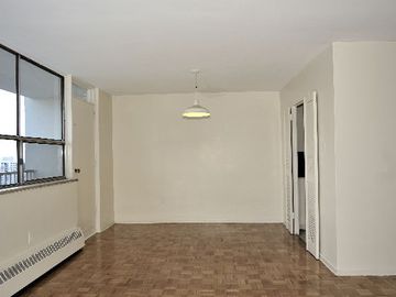 Apartments for Rent in Toronto -  Markham Road Apartments- 215 - CanadaRentalGuide.com