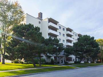 Apartments for Rent in Toronto -  Sheldon Towers - CanadaRentalGuide.com