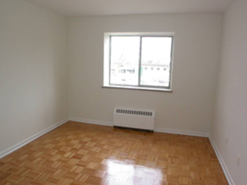 Apartments for Rent in Toronto -  Sheldon Towers - CanadaRentalGuide.com