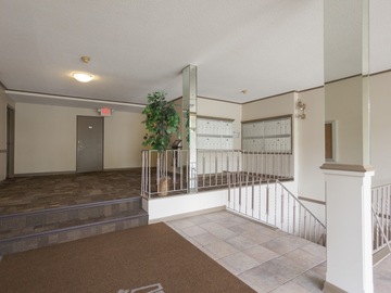 Apartments for Rent in New Westminster -  Holly Tree Apartments - CanadaRentalGuide.com