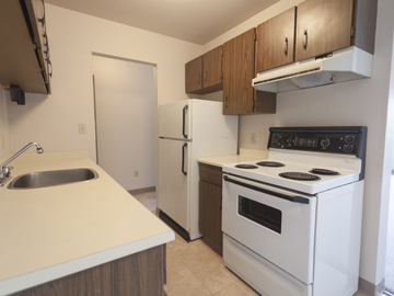 Apartments for Rent in Richmond -  Dolphin Square Apartments - CanadaRentalGuide.com