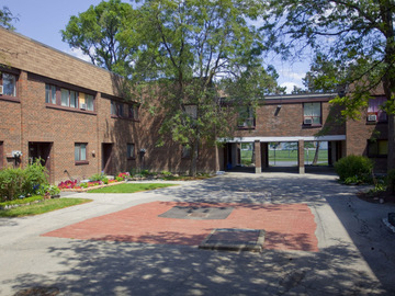 Apartments for Rent in Toronto - Silverstone Townhomes - CanadaRentalGuide.com