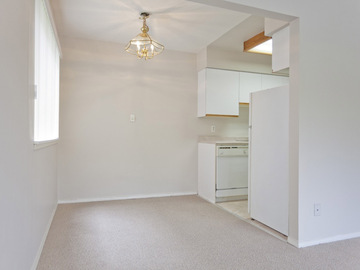 Apartments for Rent in New Westminster -  Royal Ridge Apartments - CanadaRentalGuide.com