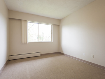 Apartments for Rent in New Westminster -  Holly Tree Apartments - CanadaRentalGuide.com