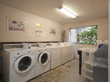 Apartments for Rent in New Westminster -  Royal Ridge Apartments - CanadaRentalGuide.com
