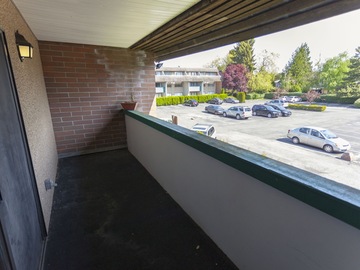 Apartments for Rent in Richmond -  Carlton Park Gardens Apartments - CanadaRentalGuide.com