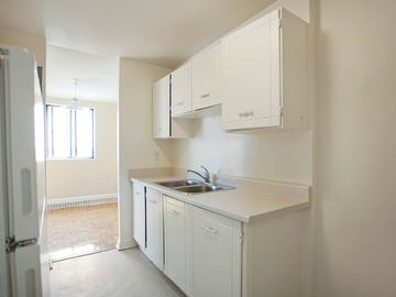 Apartments for Rent in Brampton -  Brampton Village Apartments - CanadaRentalGuide.com