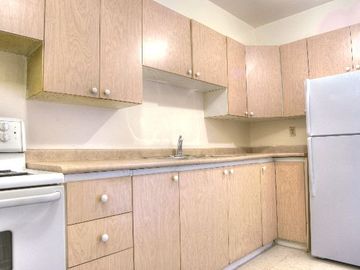 Apartments for Rent in Toronto -  San Romanoway Apartments - CanadaRentalGuide.com
