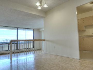 Apartments for Rent in Toronto -  San Romanoway Apartments - CanadaRentalGuide.com