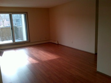 Apartments for Rent in Calgary -  Pineridge Greene Apartments - CanadaRentalGuide.com