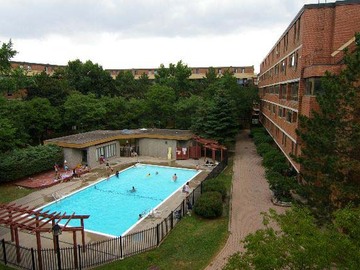 Apartments for Rent in Brampton -  Clark Townhomes - CanadaRentalGuide.com