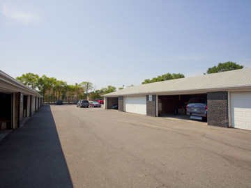 Apartments for Rent in Etobicoke -  Evans Apartments - CanadaRentalGuide.com