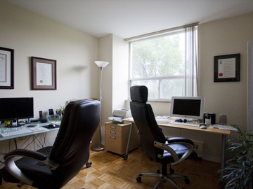 Apartments for Rent in Toronto -  Chaplin Crescent Apartments - CanadaRentalGuide.com