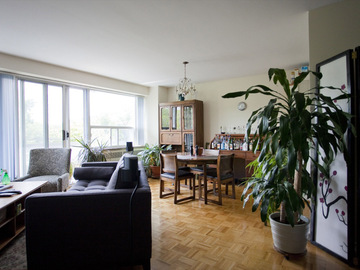 Apartments for Rent in Toronto -  Chaplin Crescent Apartments - CanadaRentalGuide.com