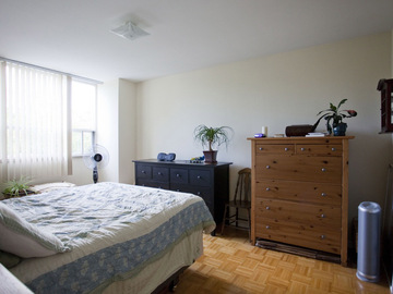 Apartments for Rent in Toronto -  Chaplin Crescent Apartments - CanadaRentalGuide.com