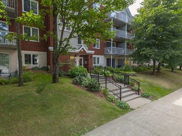 Apartments for Rent in Quebec City -  Domaine Laudance Apartments - CanadaRentalGuide.com
